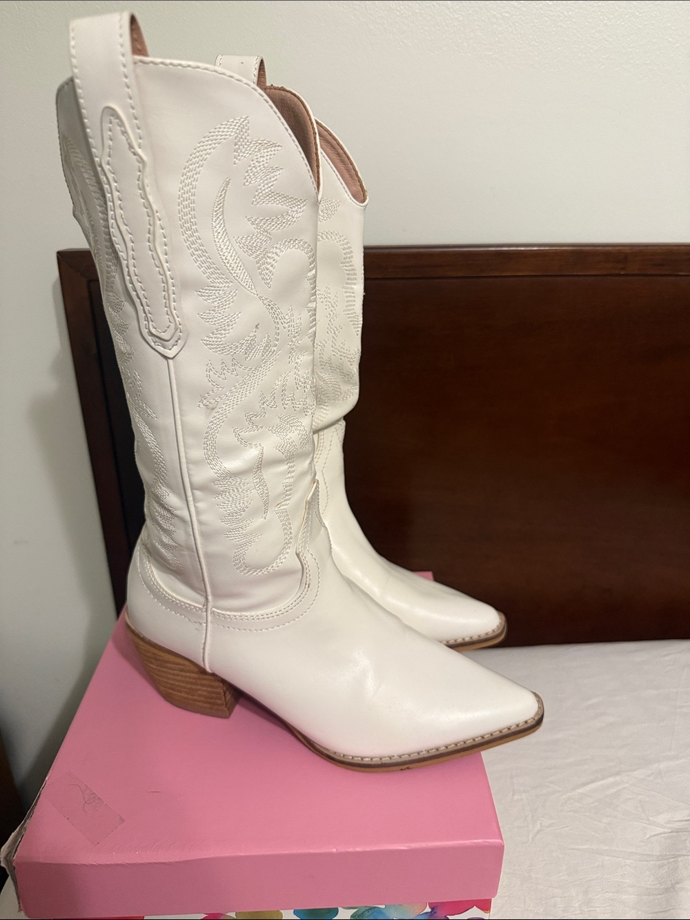 Classic White Western Cowboy Boots - Women's Fashion Boots